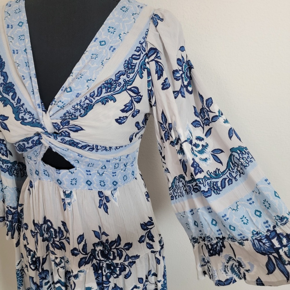 Angie Womens Boho Floral Twist Front Cutout Tiered Mini Dress Blue White Medium - Picture 8 of 12
